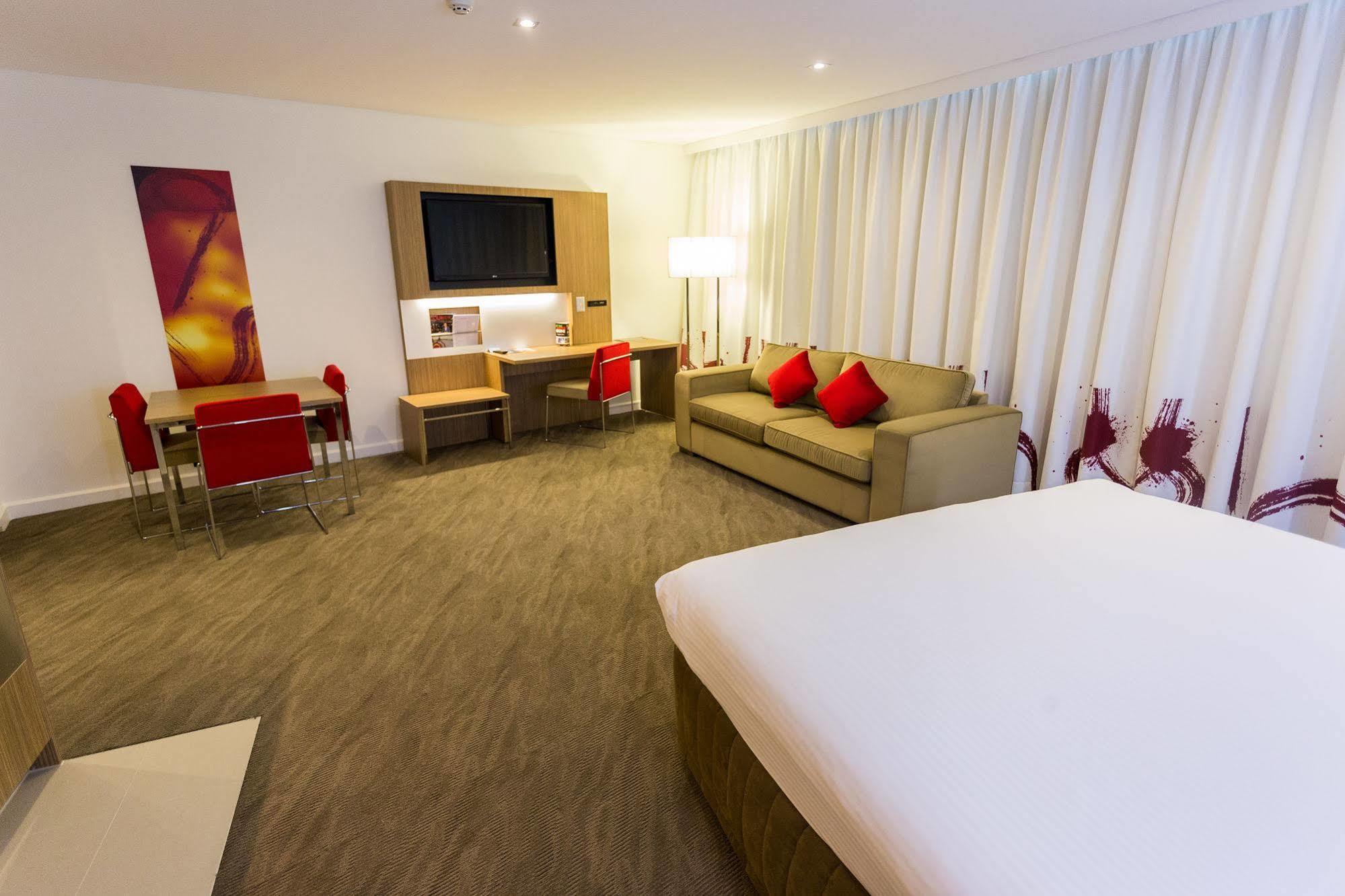 Novotel Sydney West Hq Rooty Hill Exterior foto